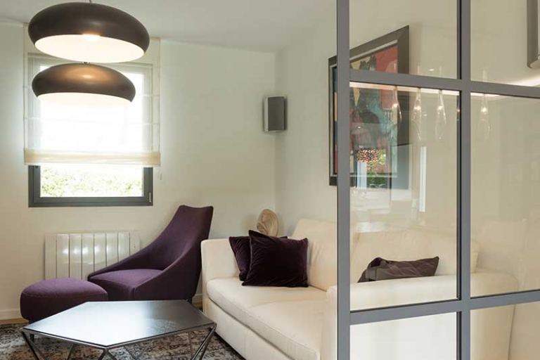 amenagement-interieur-de-salon-avec-une-verriere-style-contemporain-IDKREA-rennes-ille-et-vilaine